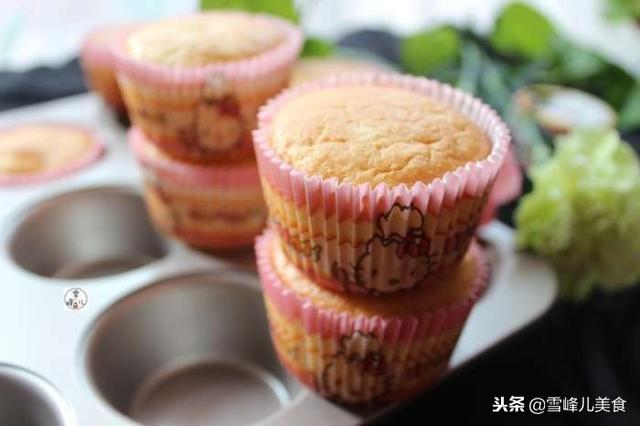 这个小蛋糕搅一搅拌一拌超简单，做给孩子无添加更健康，妈妈放心