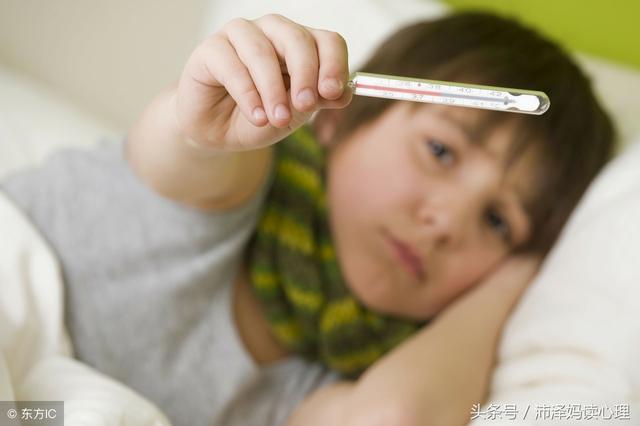 热水泡脚能治感冒？幼儿泡脚方法不对，伤害会很大