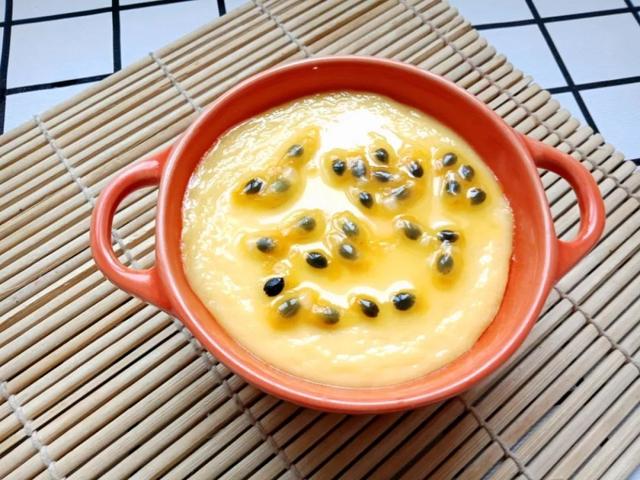 宝宝食欲不振?胃胀?便秘?快试试这道百香果牛奶布丁 12M+