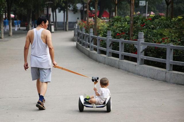 谁说老人管不住孩子?用好这几招,老人也能轻松带孩子!