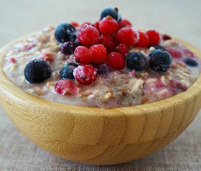 小孩一岁四个月了，该给孩子吃什么饭适合？宝妈们早知道，早准备