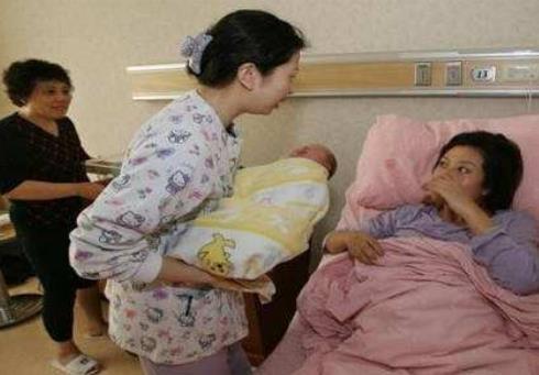 这5种人最好不要看望“月子”里的产妇和宝宝，再亲近也要注意