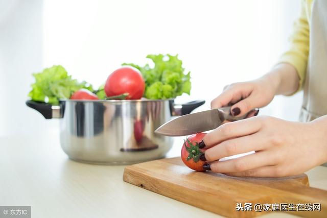 产妇吃公鸡好还是母鸡好？鸡汤虽好，这一饮食原则更重要