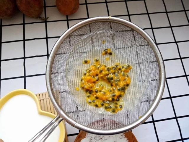 宝宝食欲不振?胃胀?便秘?快试试这道百香果牛奶布丁 12M+