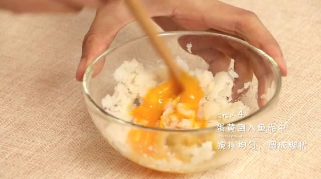 比面包硬，比烧饼软，给宝宝磨牙刚刚好