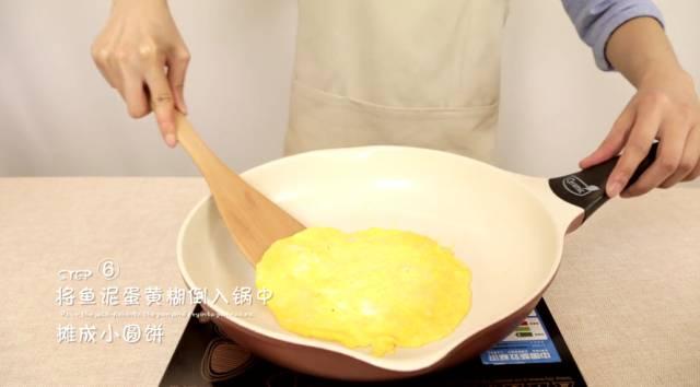 比面包硬，比烧饼软，给宝宝磨牙刚刚好