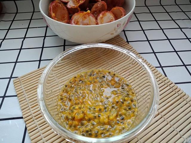 宝宝食欲不振?胃胀?便秘?快试试这道百香果牛奶布丁 12M+