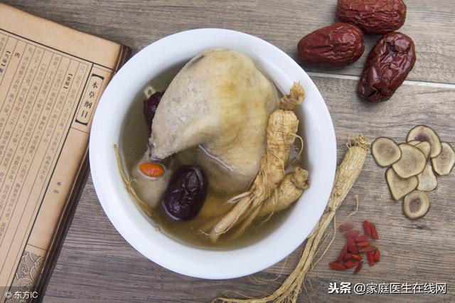 产妇吃公鸡好还是母鸡好？鸡汤虽好，这一饮食原则更重要