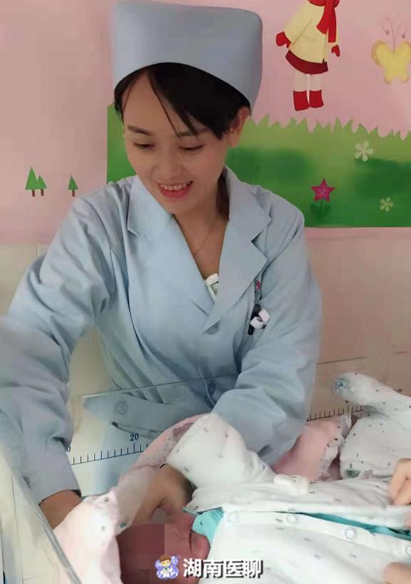 “拇指姑娘”出院了！因胎盘前置出血14天早产，出生体重仅2斤多