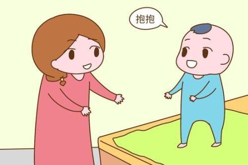 孩子会走路了以后总想让妈妈抱着，原来是因为这个暖心的原因