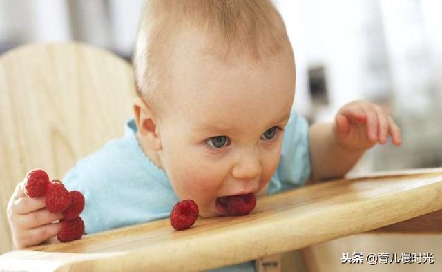 宝宝情商管理：如何能让孩子耐心听别人说话，自己吃饭，不怕分离