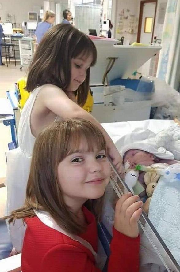 女子流产9次，生下一个宝宝却只有半颗心脏