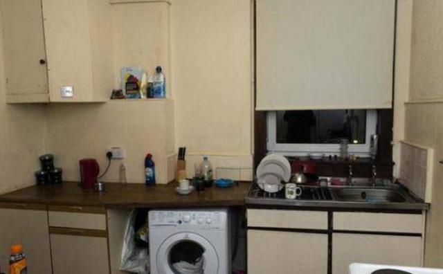 英国女子与7个孩子挤在3居室里，如今又怀双胞胎催政府赶紧换大