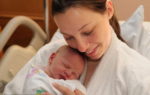 女人生完孩子后，一定要忍住不做这三件事，不然吃亏的是自己！