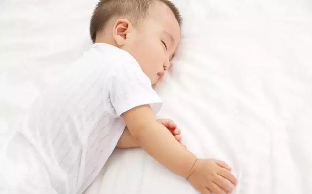 这些喂养细节，可能影响宝宝睡眠！