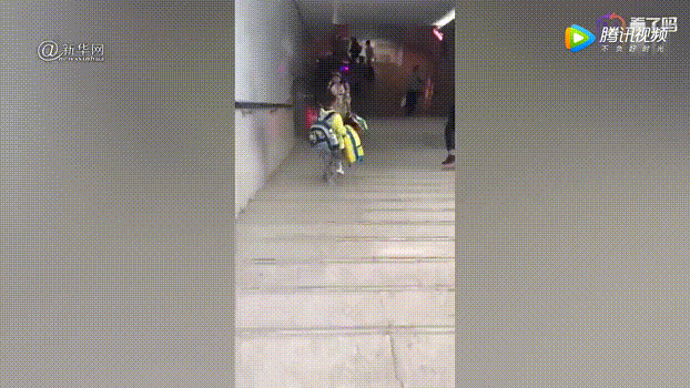 “出生之前，我在天上挑妈妈”：这些孩子的暖心瞬间……