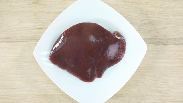 含钙、铁量是牛奶的10倍，猪肉的7倍，营养丰富你却不给宝宝吃？