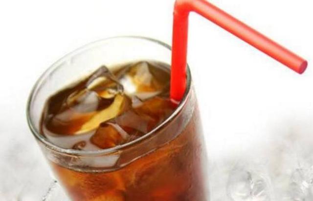 儿科专家：这8种零食，给孩子的每一口都是伤害，家长却不当回事