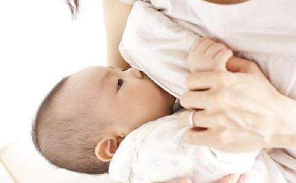 胸越大奶水就越多吗？胸小的宝妈别担心，这样做也能变成“奶牛”