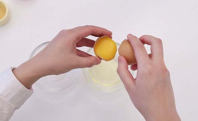宝宝辅食美味黄瓜虾丸汤,营养丰富、促进食欲瞬间俘获宝宝的小嘴