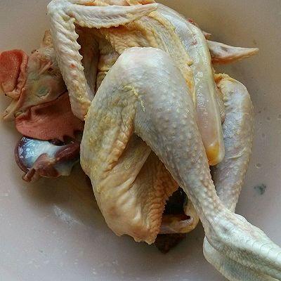 栗子和公鸡一起煮，女人月子里多吃，和手脚冰冷说再见，极适合！