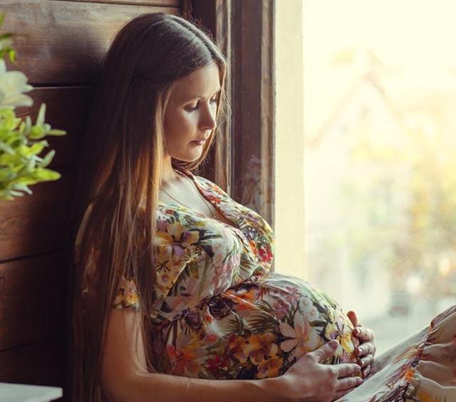 怀孕6个月，宝宝四维拍照嘴巴和鼻子都好大，生出来后是不是很丑