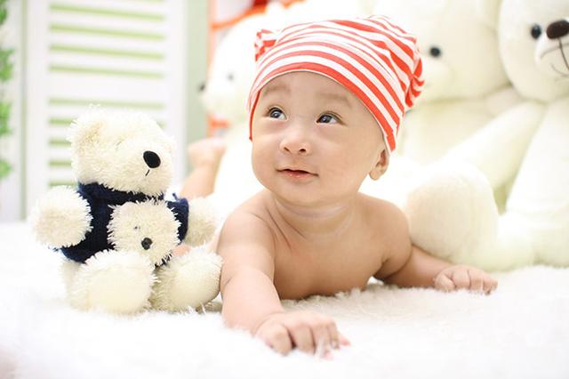 婴儿几个月可以坐着？每一个宝宝都不太一样，四大事项分享给你