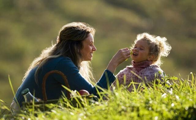 情商高的父母不会把这2句话挂在嘴边，经常说的话就赶快改掉