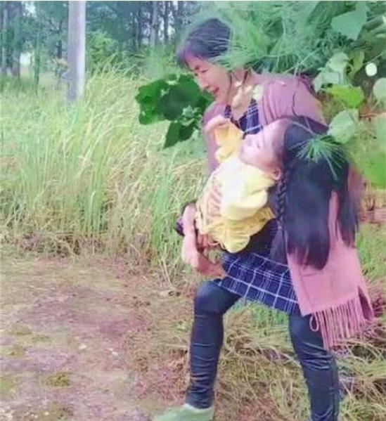 妈妈连生三个“瓷娃娃”，只能用盆端着，不服命要生第四胎
