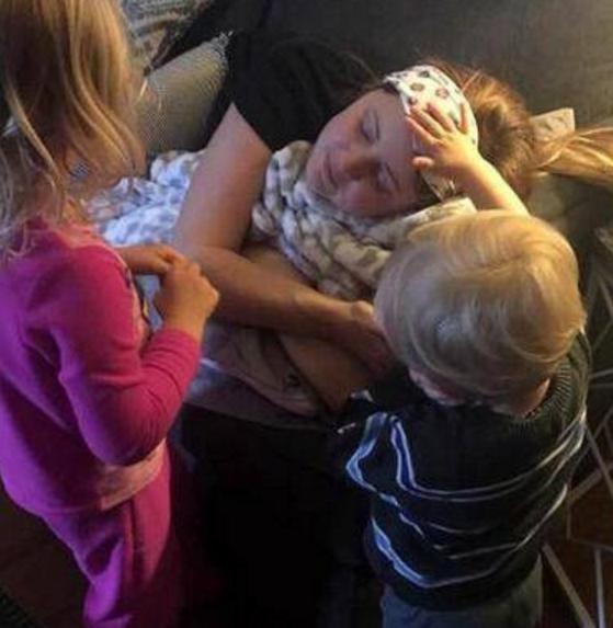 37岁脑瘤孕妈，为宝宝果断放弃治疗，下葬日宝宝也不幸去世