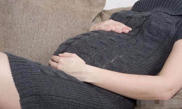 怀孕后，肚子能让别人摸吗？这4种情况下，孕妈要学会拒绝！