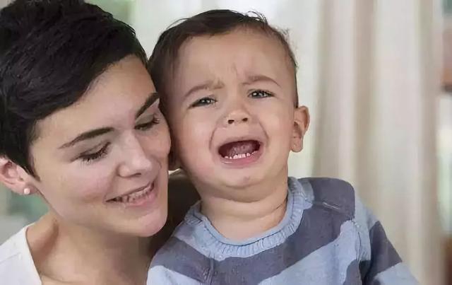 宝宝在家一直哭闹太难带？试试看这三种办法