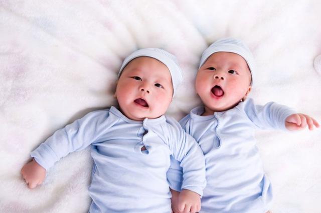 单胎可以翻成双胎，双胎也可以翻成单胎？孕早期这些情况是信号