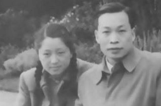 读书时被同学取的外号，长大后名震中外，他的原名却无人知晓