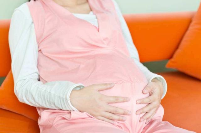 胎儿在孕妈肚子里都在做什么？除了睡，他们还有很多“正事”要忙