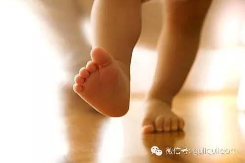 孩子摔跤，比起伤身居然更伤牙！