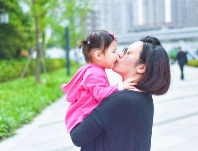这样养出来的女儿，既不爱大叔也不爱渣男，一直都是贴心小棉袄