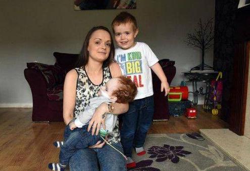 英国男婴出生没完整大脑，医生称活不了几天，如今2岁会喊妈妈！