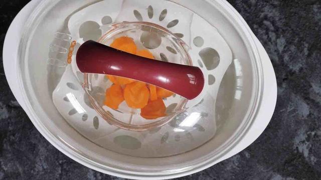 胡萝卜这么做，挑食的孩子都爱吃，护眼提高免疫，冬季要多吃！