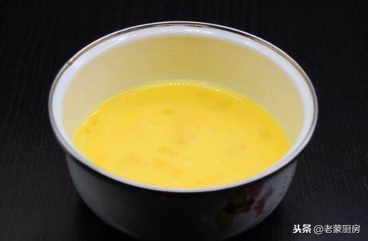 1个橙子1个鸡蛋，防咳效果杠杠的，别只会炖梨防咳，这个比梨好吃