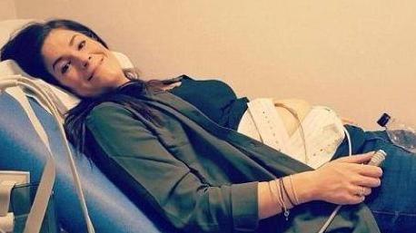 孕妇5个月发现羊水破裂，为保孩子每天喝16斤水吃大蒜