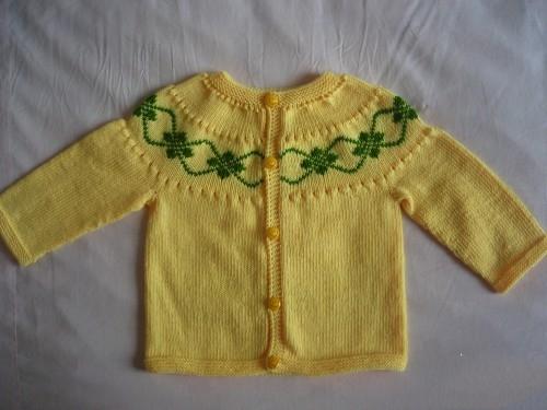 舒适美观的芭比绒婴儿开衫套装针织，附教程与图解