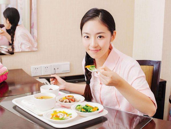 生完孩子以后，宝妈是否幸福，从吃饭这件事上就能看出来