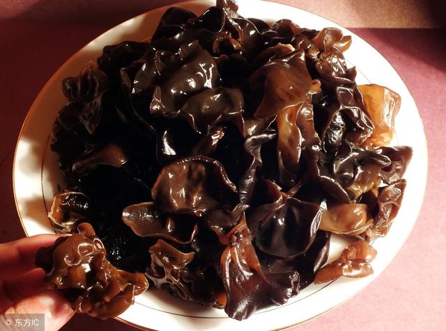补钙又补铁，常吃这个比钙片强10倍，快给宝宝做这些辅食
