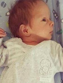 孕妇5个月发现羊水破裂，为保孩子每天喝16斤水吃大蒜