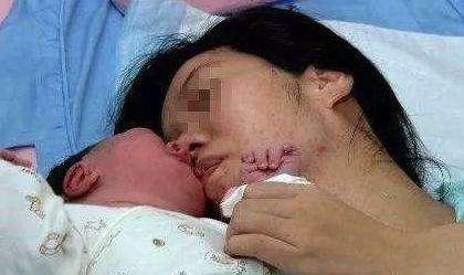 孩子出生一个月去世，宝妈掰开孩子手掌，结果抱头痛哭