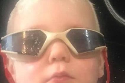 3岁宝宝往头发上抹整罐凡士林 妈妈洗了6小时23次