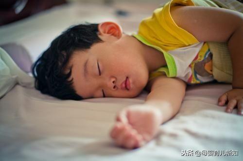 天冷了，孩子起不来床就请假？冬季坚持上幼儿园有这5大好处