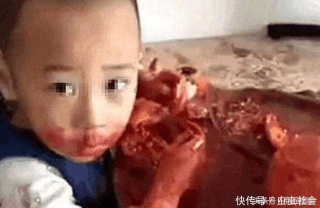 妈妈出门买菜，留儿子独自午睡，回家后看到儿子妈妈腿都软了