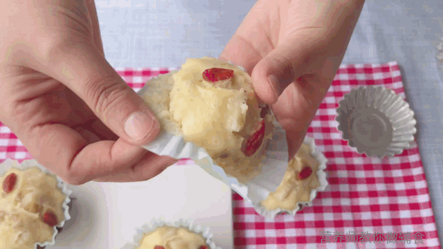 不用打发，不用烤箱，零失败的蛋糕，居然能让宝宝出牙快，长得高